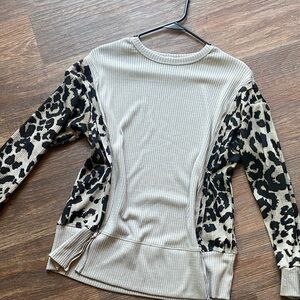 Leopard Print grey color block knit shirt  oversized BKE